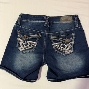 Women’s Medium Length Shorts